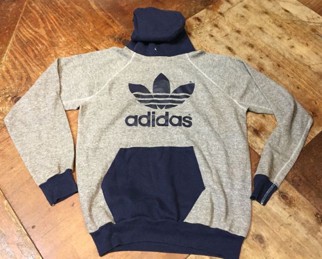  10/8(土）入荷商品！　80s ADIDAS ツートンスエットパーカー！！_c0144020_14494573.jpg