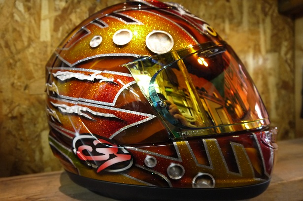 フルフェイスのペイント アライ 原田哲也デザイン Islandking Custom Works フルフェイスのペイント アライ 原田哲也デザイン Islandking Custom Works