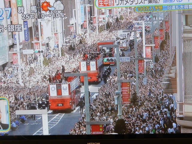’16,10,7(金)リオ五輪メダリストたちのパレード_f0060461_11541717.jpg