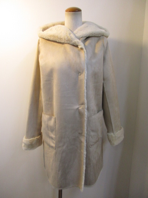 ディニテコリエ / Dignite Collier フェイクムートン フード