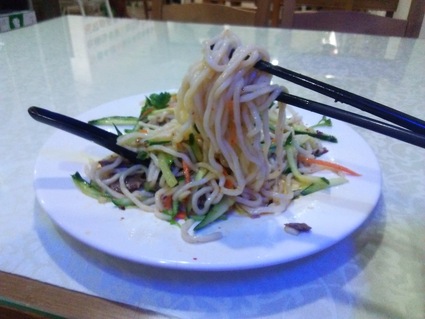 1日の終わりは、冷やし中華的な麺で♪_c0212604_2238722.jpg