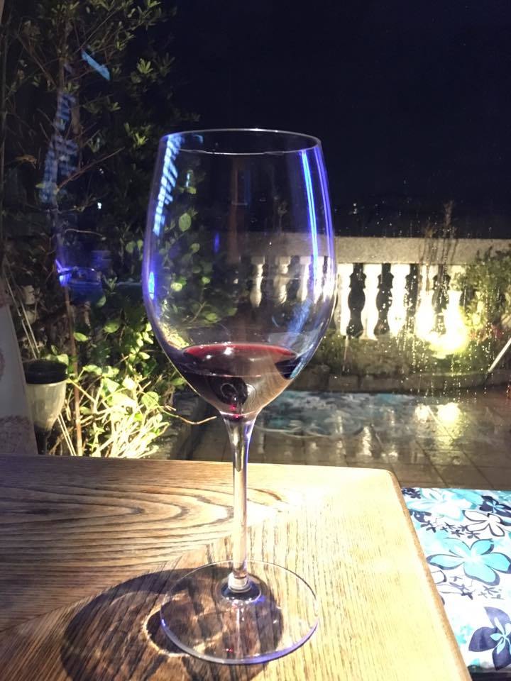 睡觉前喝一杯红酒