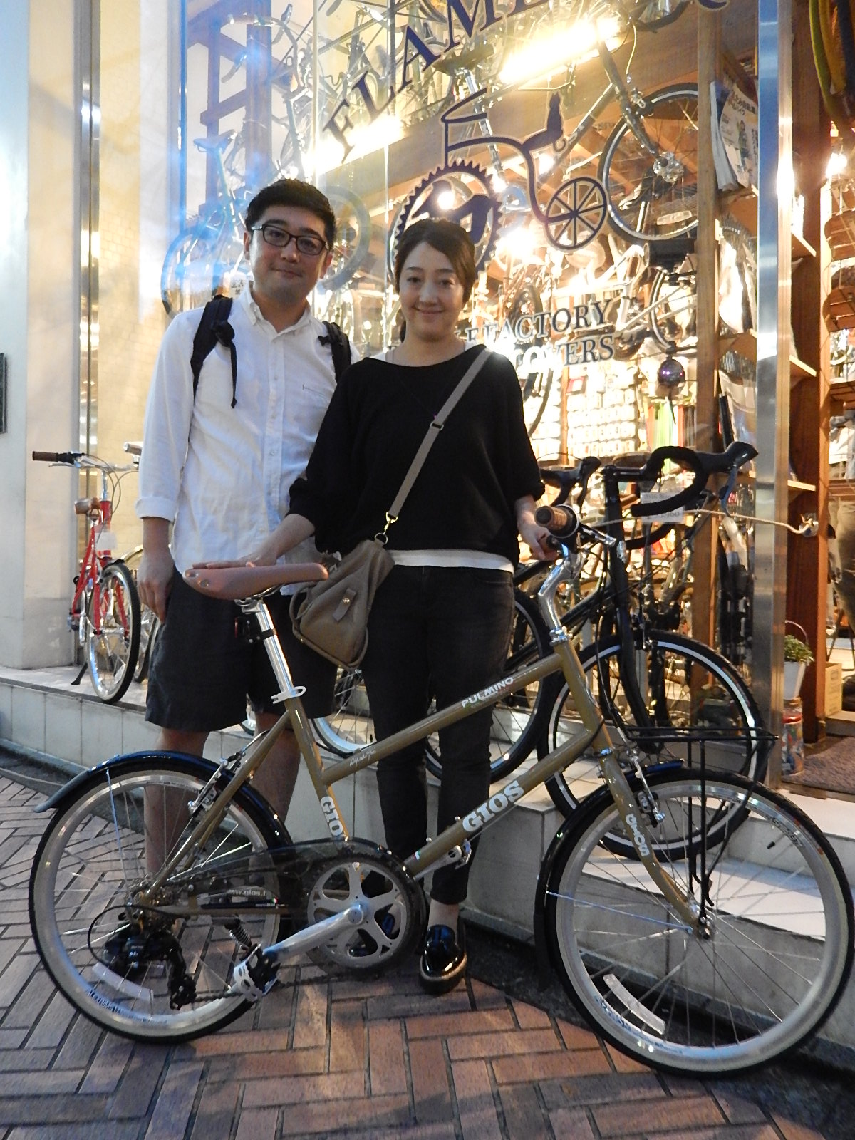 10月8日　渋谷　原宿　の自転車屋　FLAME bike前です_e0188759_1754082.jpg
