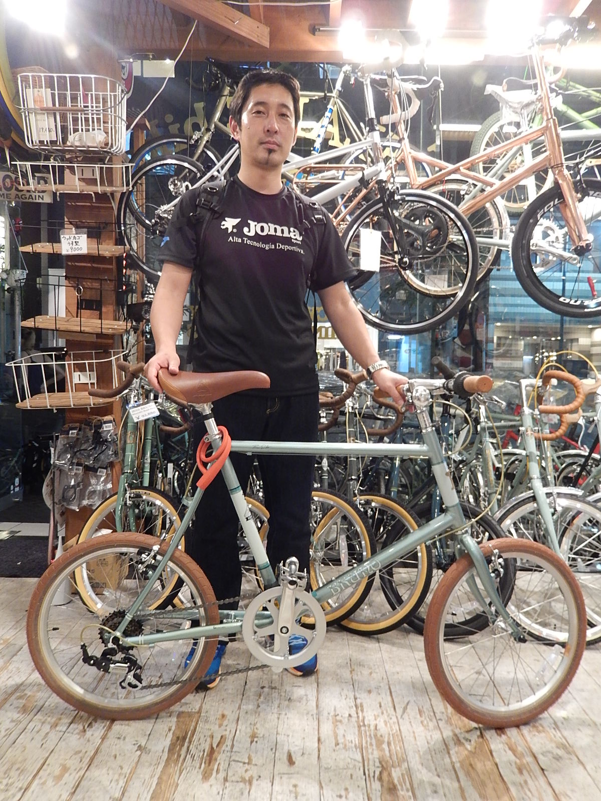 10月8日　渋谷　原宿　の自転車屋　FLAME bike前です_e0188759_17564952.jpg