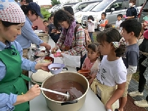 米づくり体験「稲刈り（どろんこ祭？）」_d0120421_18093033.jpg