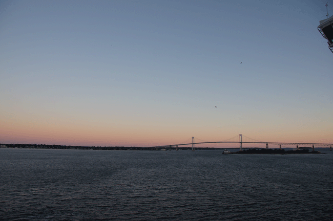 NY&カナダ紅葉クルーズ(4) ブルックリンターミナルより出航_d0210324_5175664.gif