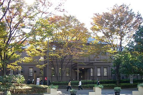 東京・横浜 大理石ホールやステンドグラス、赤レンガの外壁が美しい洋風建築_b0212342_15202473.jpg