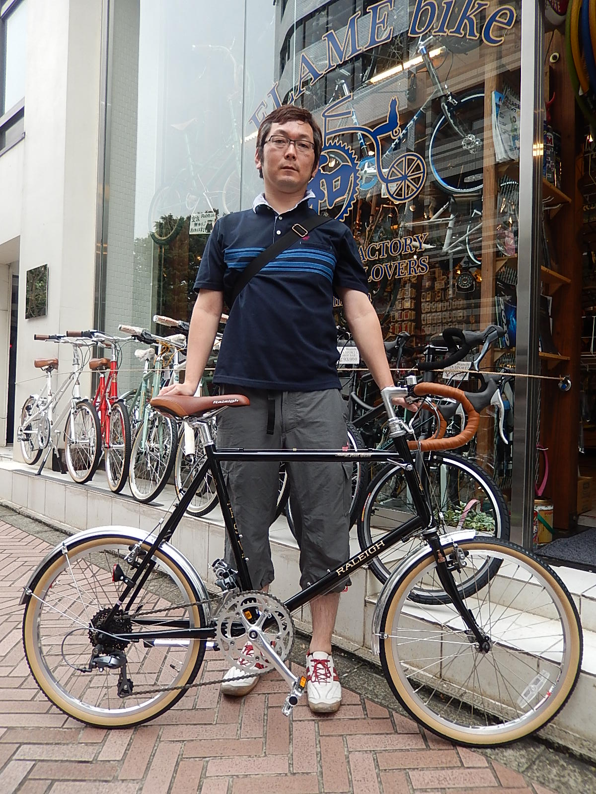 10月9日 渋谷 原宿 の自転車屋 FLAME bike前です_e0188759_19244863.jpg