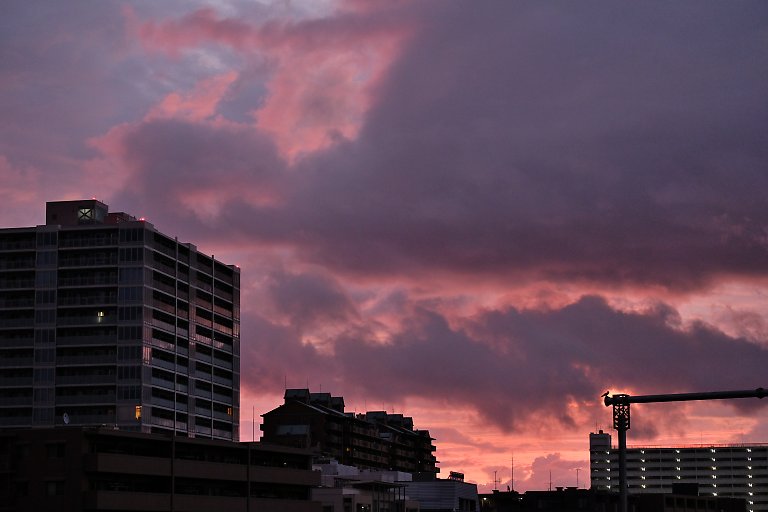 怪雲流れる夜明け（10月9日）_c0057265_20312597.jpg