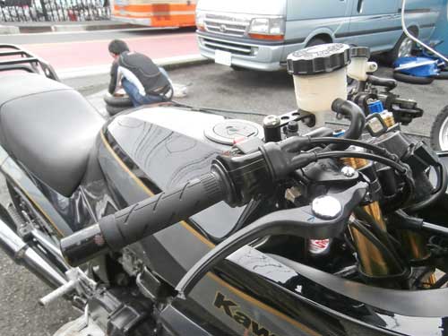 S藤サン号 GPZ900Rニンジャのタイヤ交換やらメンテ♪_f0174721_014397.jpg