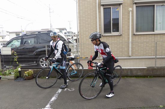 定義山へ行くドー_e0140354_9572299.jpg