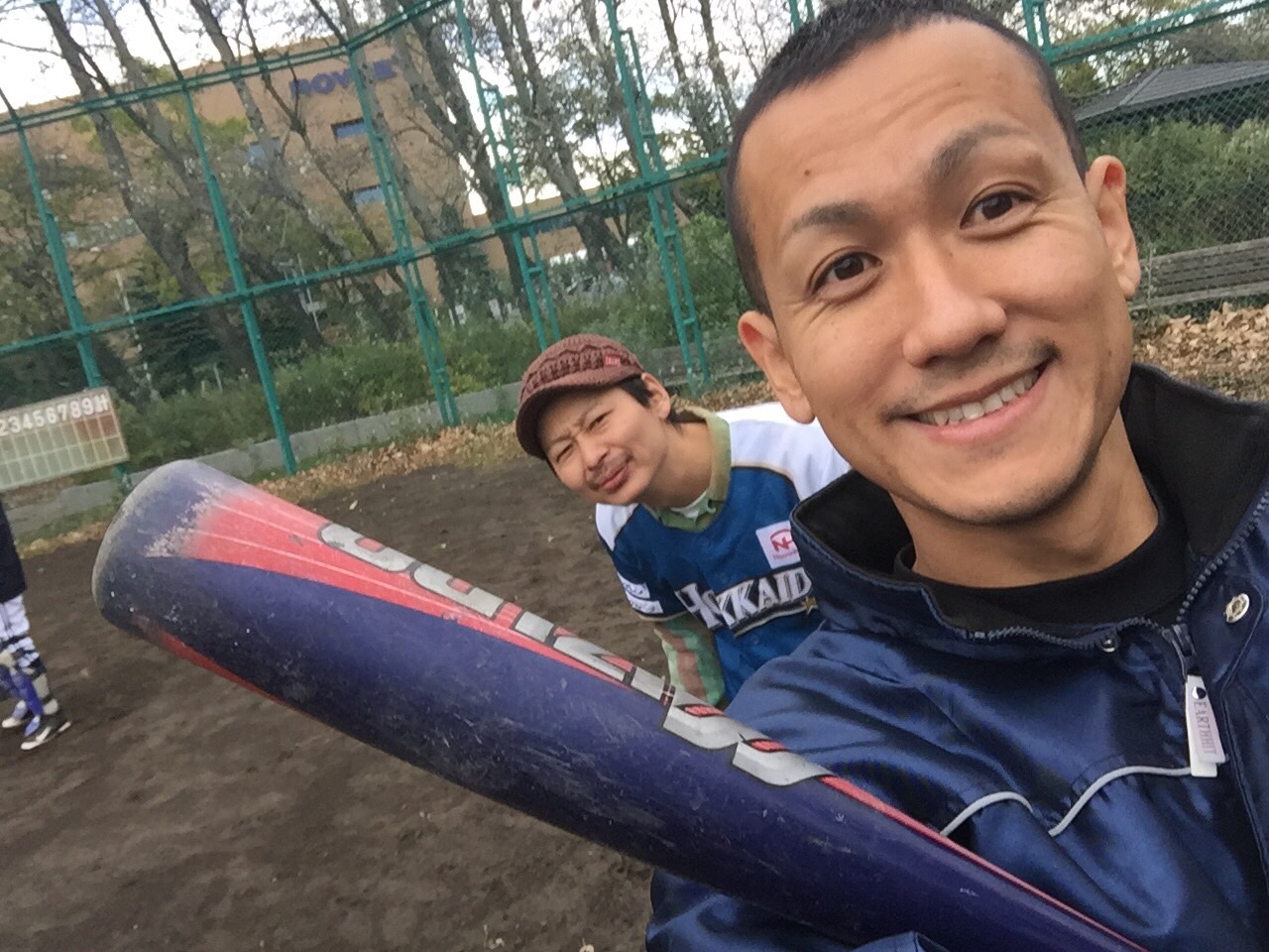 10月11日 火曜日の本店はみんなでオールスターブログ♫タイヤ交換承ります♫TOMMY _b0127002_1718619.jpg