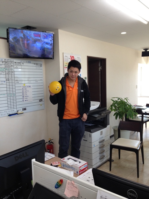 10月11日 火曜日の本店はみんなでオールスターブログ♫タイヤ交換承ります♫TOMMY _b0127002_17243822.jpg