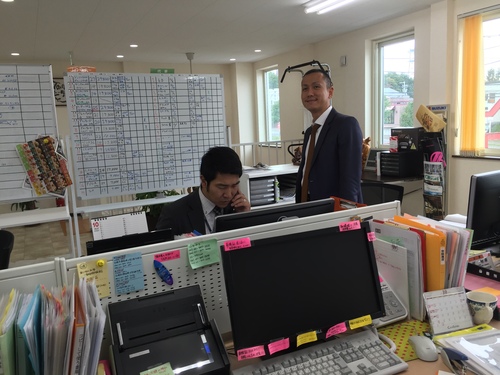10月11日 火曜日の本店はみんなでオールスターブログ♫タイヤ交換承ります♫TOMMY _b0127002_1735630.jpg
