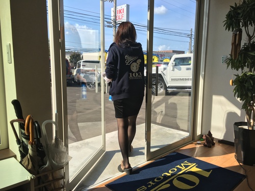 10月11日 火曜日の本店はみんなでオールスターブログ♫タイヤ交換承ります♫TOMMY _b0127002_17483568.jpg