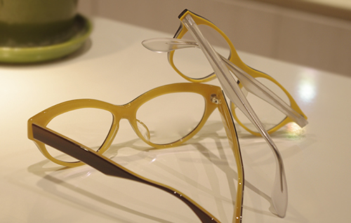 黄色いメガネ 立川駅直結ecuteのメガネ店 Riing Eyewear の Blog Talexタレックスレンズ取扱店