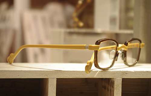 黄色いメガネ 立川駅直結ecuteのメガネ店 Riing Eyewear の Blog Talexタレックスレンズ取扱店