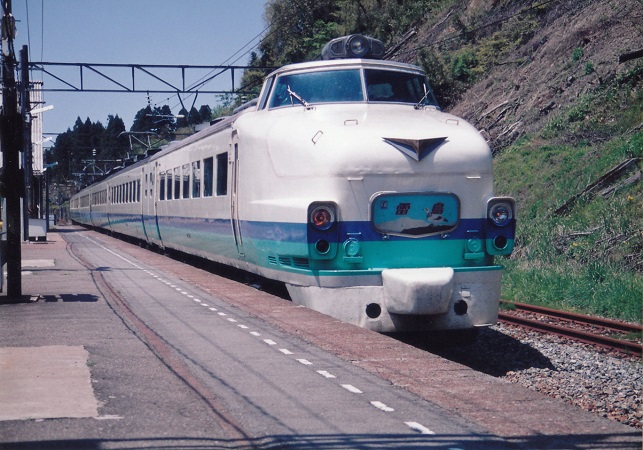 ４８５系上沼垂色の記録 : 赤い電車は臼い線