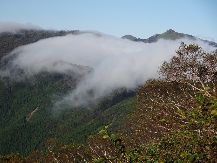 奥槍戸山の家～次郎笈～剣山～ほら貝の滝　周遊_b0124306_16522148.jpg