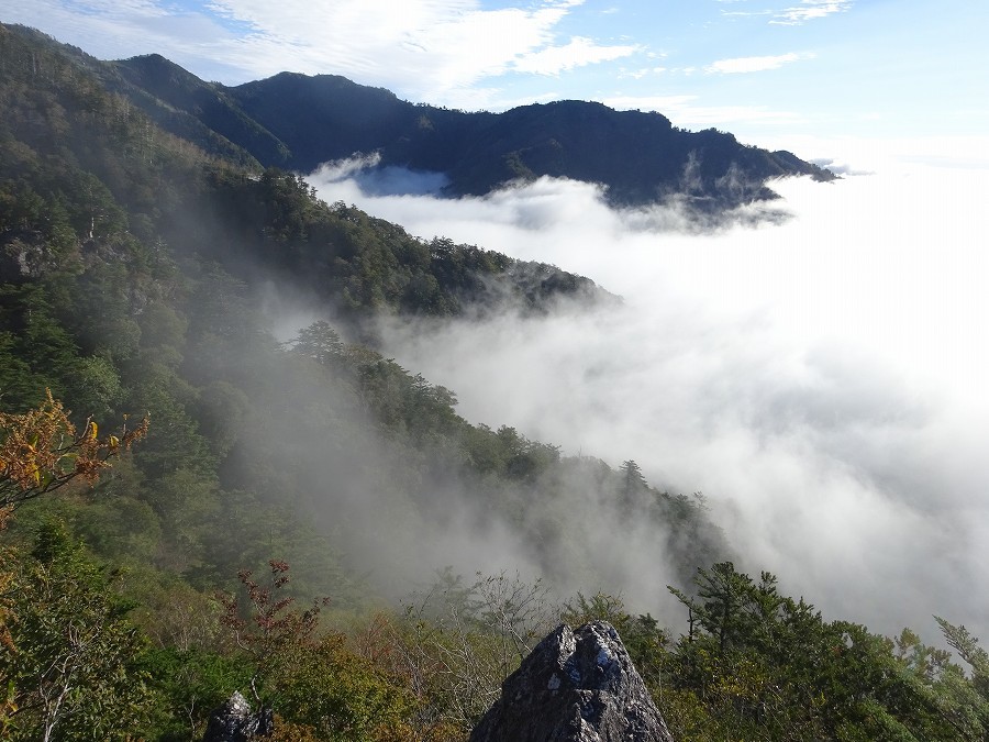 奥槍戸山の家～次郎笈～剣山～ほら貝の滝　周遊_b0124306_17033230.jpg