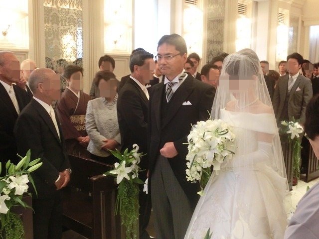 次女の結婚式で初めてのバージンロードとモーニング_f0141310_7473547.jpg