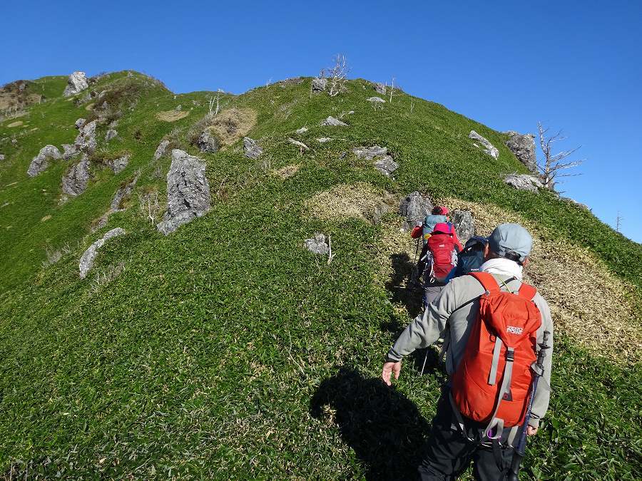 奥槍戸山の家～次郎笈～剣山～ほら貝の滝　周遊_b0124306_20450517.jpg