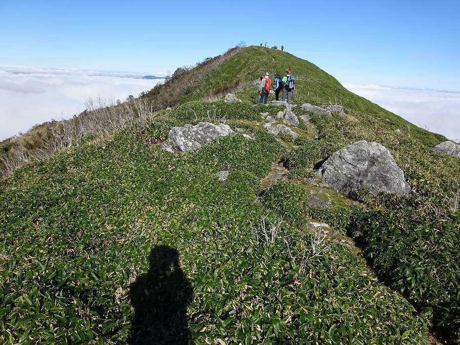 奥槍戸山の家～次郎笈～剣山～ほら貝の滝　周遊_b0124306_21043199.jpg