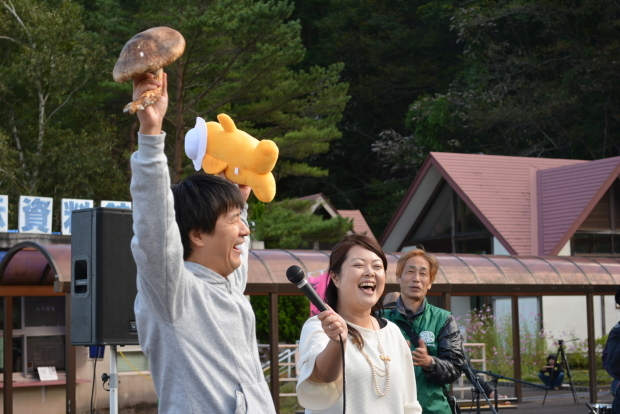 山ぶどう収穫＆ワイナリーオープンなのだ♪_c0259934_16381788.jpg