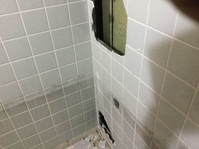 ユニットバス解体工事 一日完結_f0031037_20482995.jpg