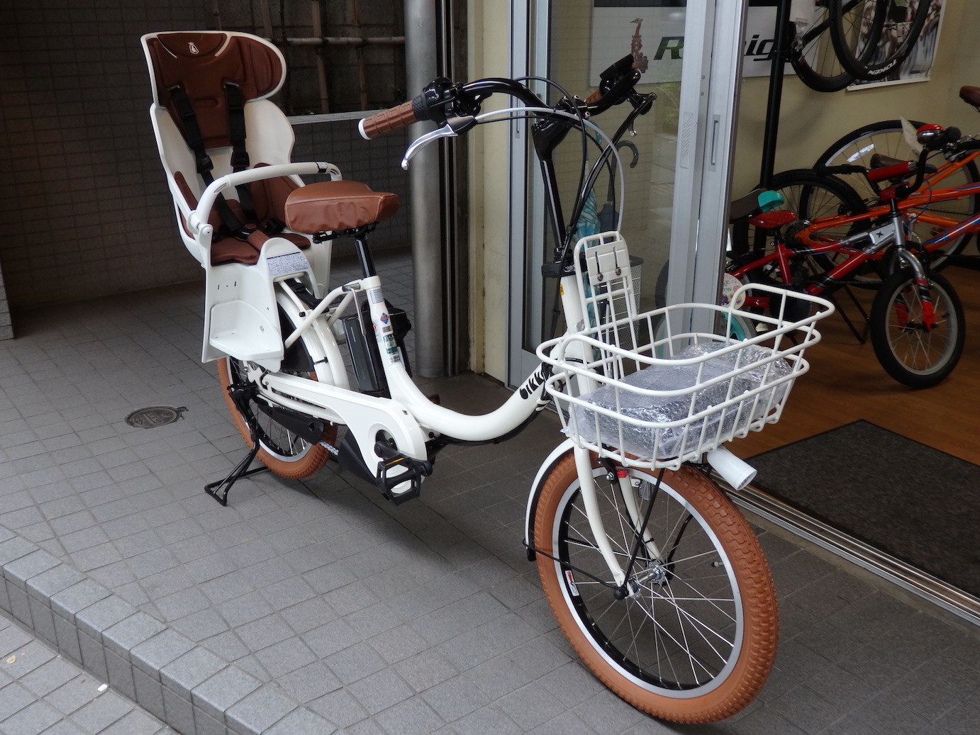ビッケカスタム! & 自転車選びのポイント & 臨時休業のお知らせ_c0316555_12003723.jpg