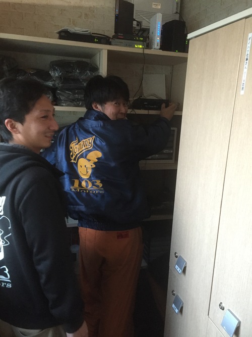 10月14日 金曜日も本店はオールスターブログ ٩(๑`н´๑)۶ タイヤ交換のご予約受付中♫TOMMY_b0127002_17545436.jpg