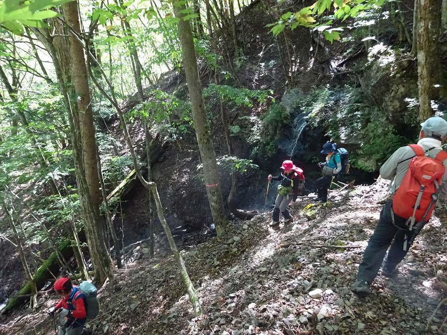 奥槍戸山の家～次郎笈～剣山～ほら貝の滝　周遊_b0124306_18425850.jpg