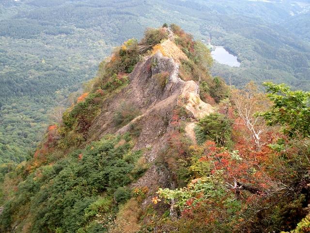 戸隠連山　八方睨から蟻の塔渡を下降　　　　Nishidake in Myōkō Togakushi renzan National Park_f0308721_21313861.jpg