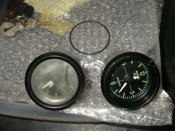 BMW R100RS+RSⅢ　時計の交換_e0218639_1082995.jpg