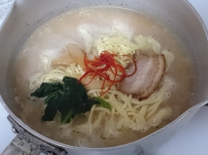 10/15 キンレイ お水がいらないラーメン至鳳 ¥300_b0042308_14032318.jpg