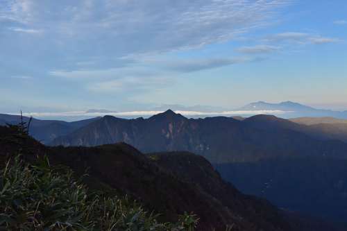 すでに晩秋の苗場山へ③山頂逍遥_e0241691_2233949.jpg