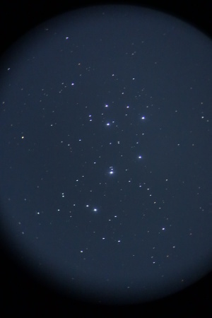 天体望遠鏡で見るスバルと月_e0120896_07224348.jpg