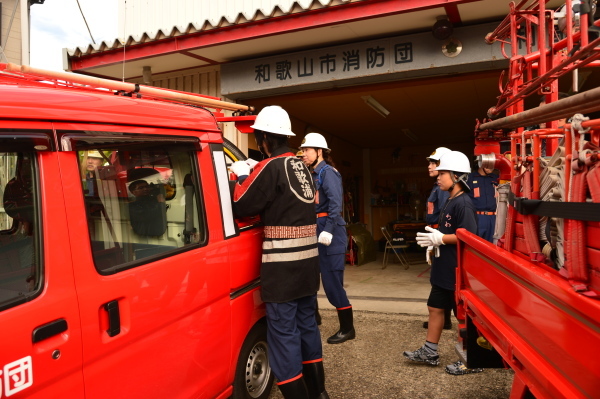 和歌山市消防団和歌浦分団　NHK和歌山の取材を受ける。_c0367107_11510042.jpg