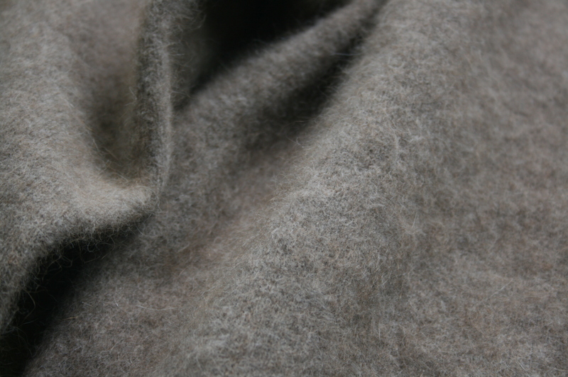 第3285回 Raccoon Knit。_f0366424_13112895.jpg
