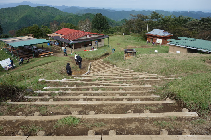 登山靴の慣らしを兼ねて、高尾山に行ってみたつもりが景信山を通り越して陣馬山を目指してる件 その5_a0287336_0113544.jpg