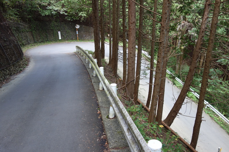 登山靴の慣らしを兼ねて、高尾山に行ってみたつもりが景信山を通り越して陣馬山を目指してる件 その5_a0287336_0352574.jpg