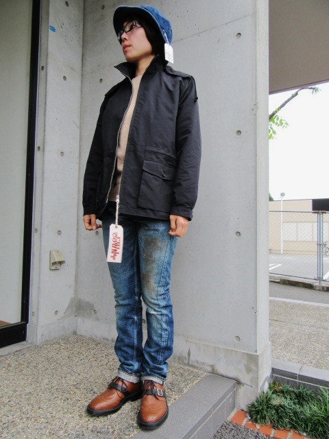 COOL!で大人な1枚。。。HOODED BLACK NYLON ANORAK By FULL COUNT_d0152280_802237.jpg