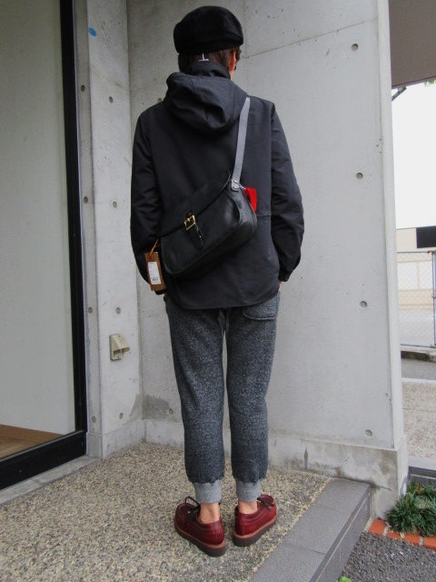 COOL!で大人な1枚。。。HOODED BLACK NYLON ANORAK By FULL COUNT_d0152280_831767.jpg