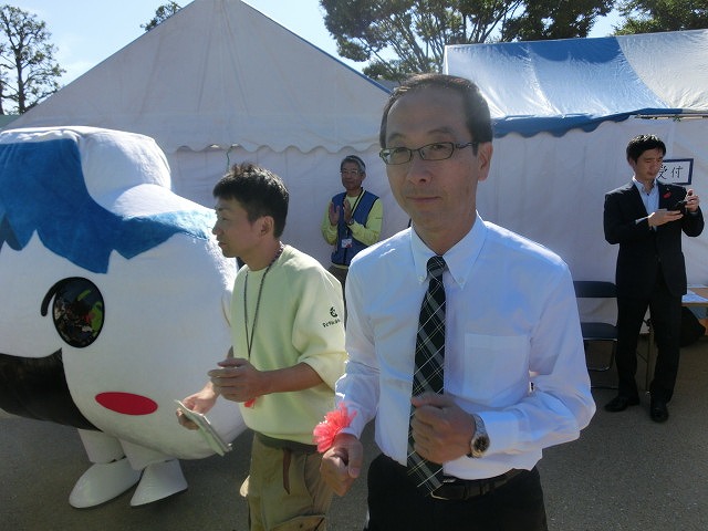 「第36回 市民福祉まつり」に思う「ユニバーサル就労」の実現と、それに向けた議連の取組み_f0141310_7275031.jpg