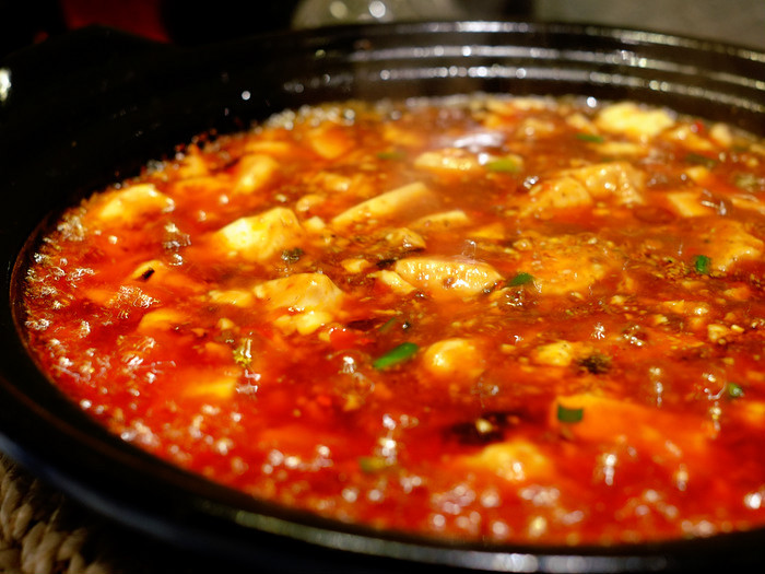 「恵比寿 チャイニーズダイニング方哉 (まさや) の麻婆豆腐、焼き餃子」_a0000029_1204462.jpg