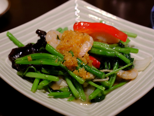 「恵比寿 チャイニーズダイニング方哉 (まさや) の麻婆豆腐、焼き餃子」_a0000029_1542215.jpg