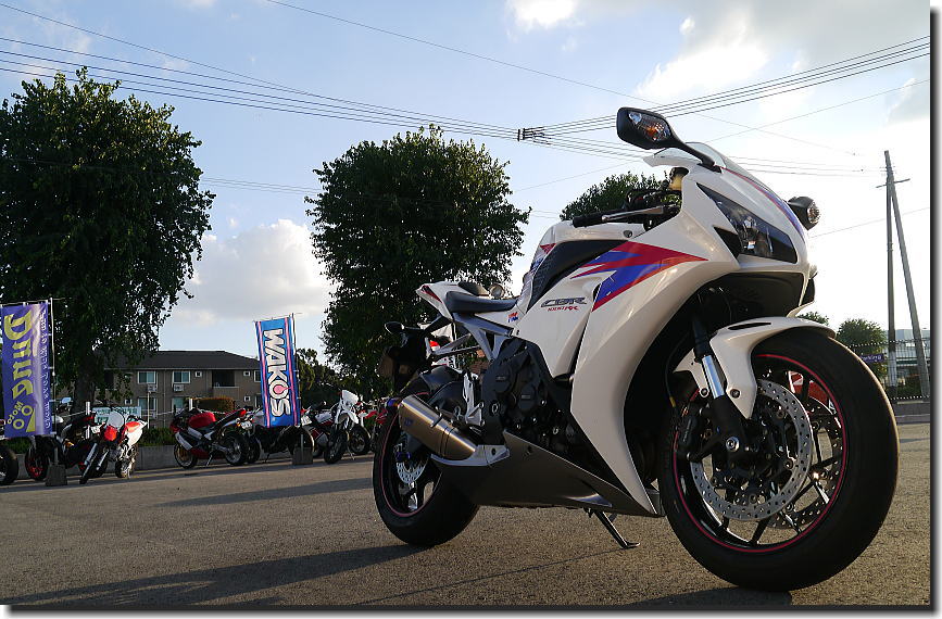 中古車両　CBR1000RR_f0178858_2072142.jpg