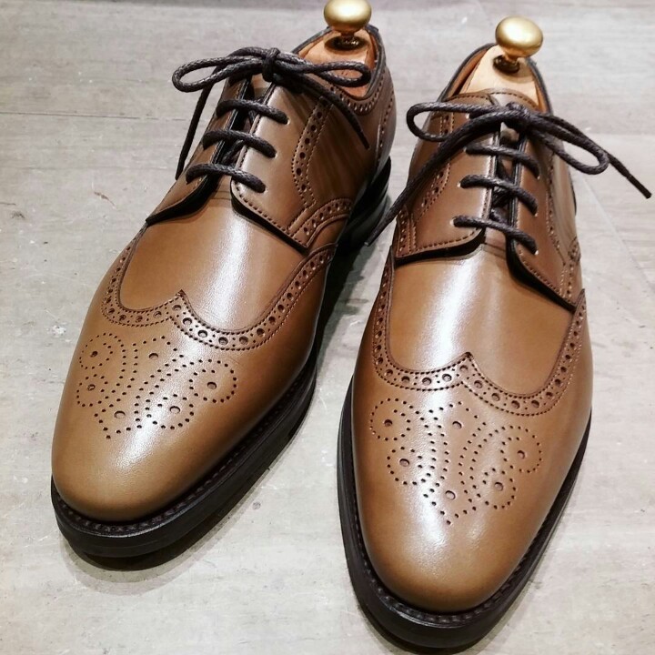 【John Lobb】靴の王道ジョンロブが作るウイングチップ_e0197577_11205309.jpg