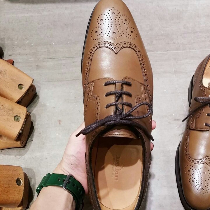 John Lobb】靴の王道ジョンロブが作るウイングチップ John Lobb】靴の王道ジョンロブが作るウイングチップ