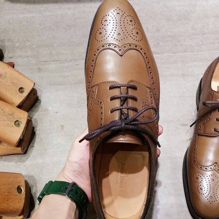 【John Lobb】靴の王道ジョンロブが作るウイングチップ_e0197577_11205497.jpg